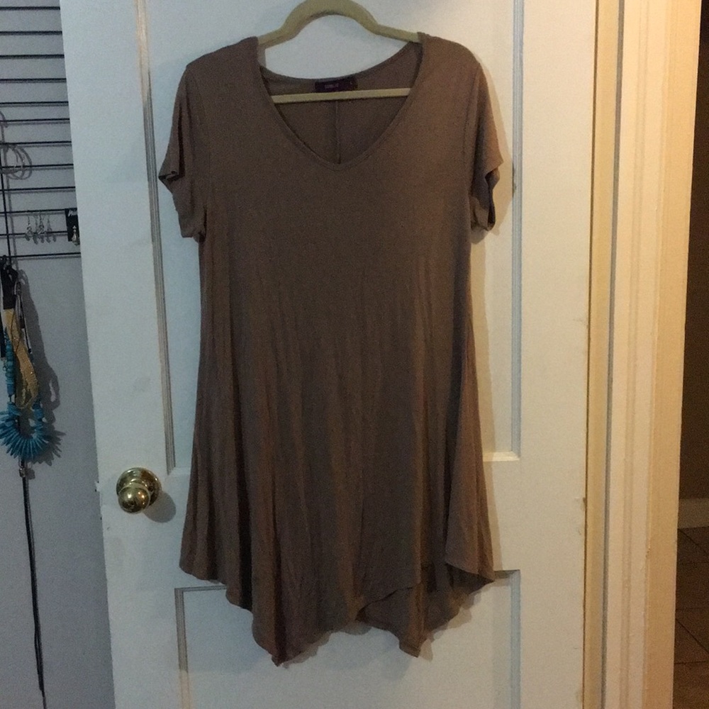 ⭐️Brown Tunic Top